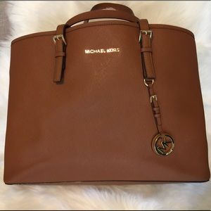 Micheal Kors Jet Set Large Travel Tote Luggage